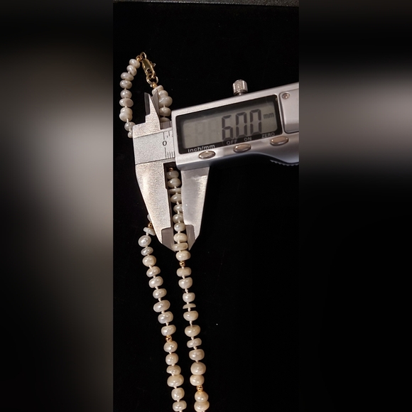 25" Genuine Freshwater Pearls, Coin Shape, 5-6mm - Picture 2 of 4